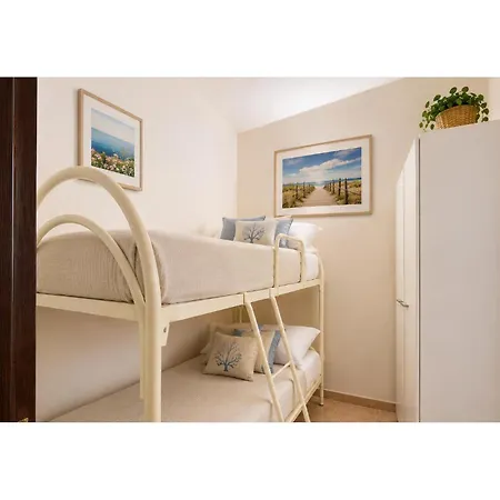 Сasa de vacaciones Lovely In Marina With Outdoor Swimming Pool *